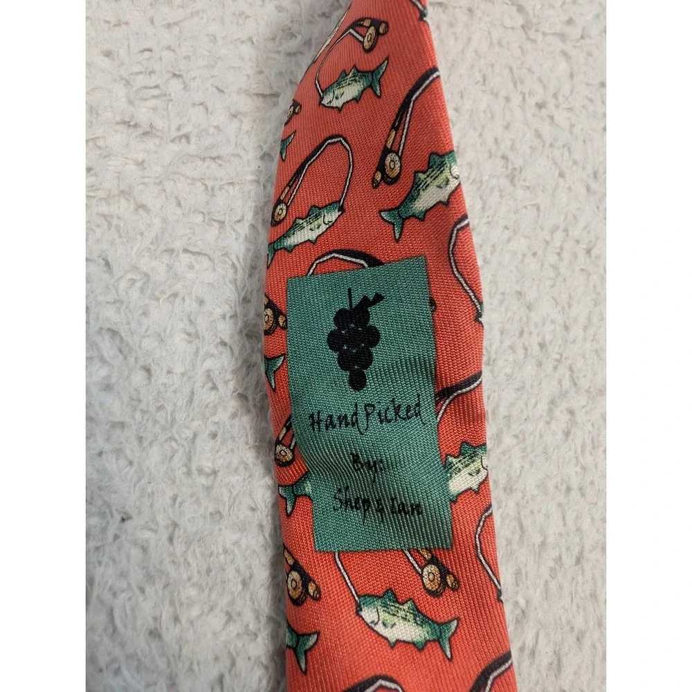 Vineyard Vines Martha's Vineyard Fish & Fishing Hooks‎ Silk Red Tie Bonefish